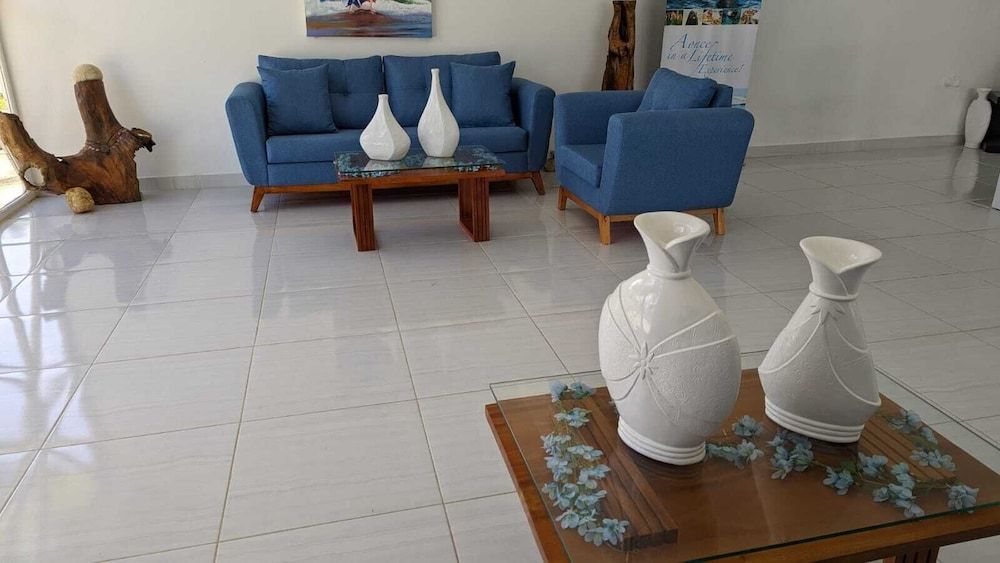 Skylight Suites Restaurant Bar 2