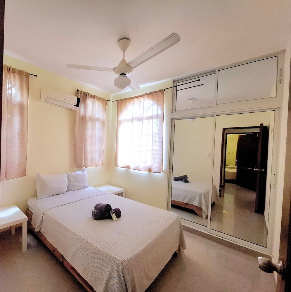 Beach Apartment With Pool - Costambar 2