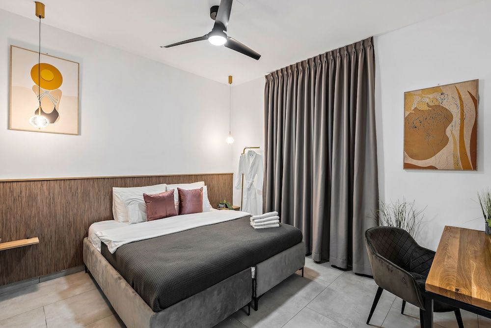La Finca Boutique Suites - Old City 2