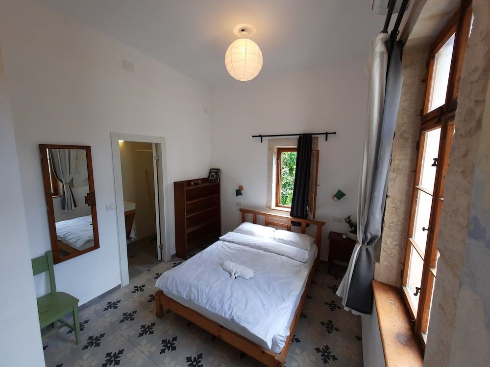 Haifa Vintage Rooms 2
