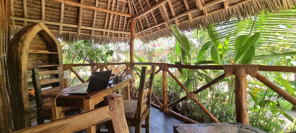 Salama & Mbuyuni Bungalows 2