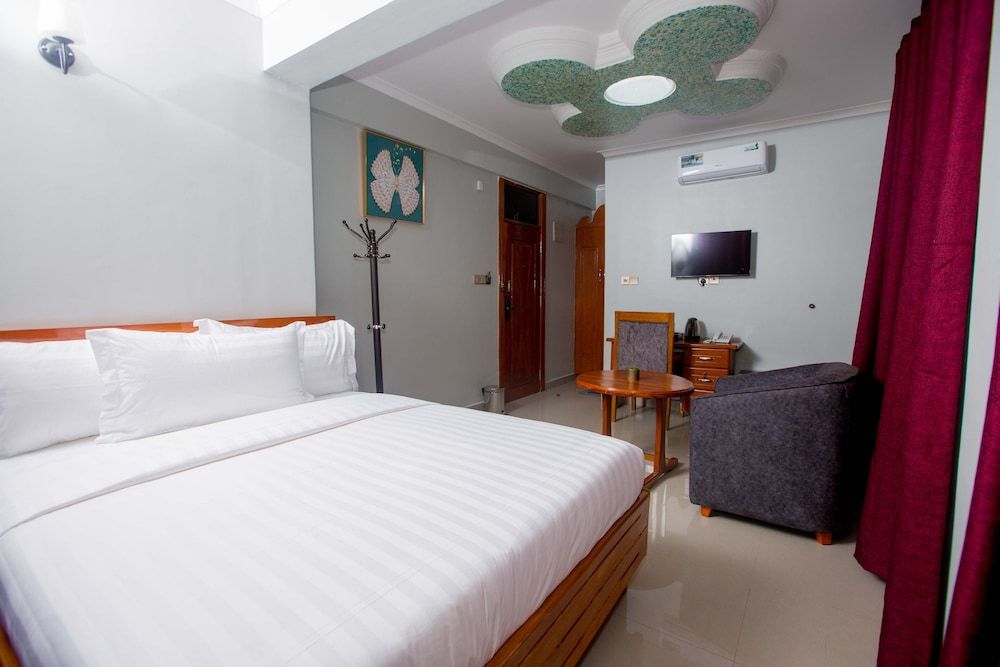 HADJENS HOTEL 2