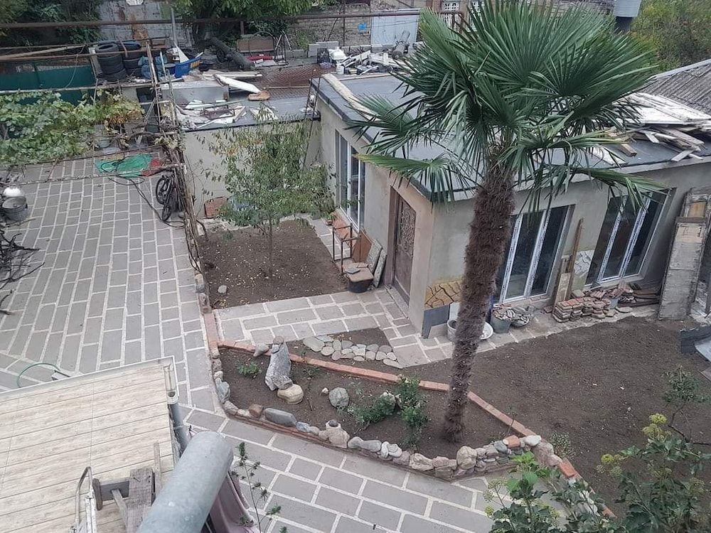 Romson Tbilisi -1 estrellas en Tiflis