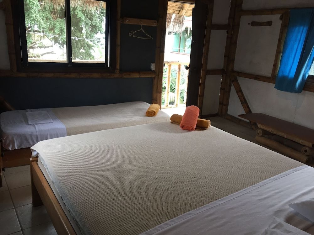 La Facha Hostel Restaurant Surf 3