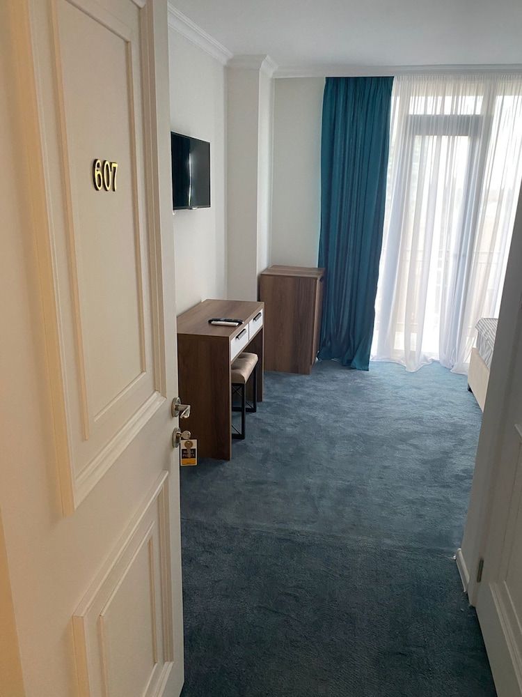 ROYAL PALACE KOBULETI 2