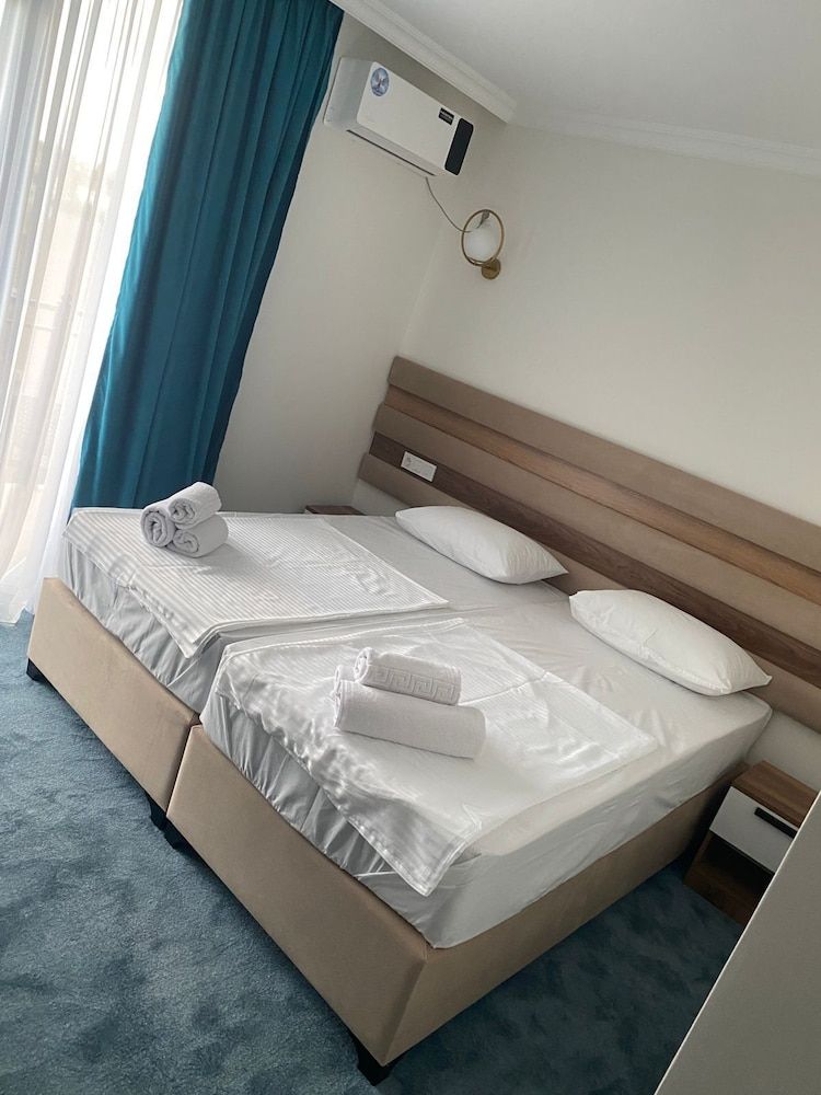 ROYAL PALACE KOBULETI 3