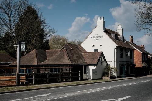 Cromwell Arms Country Pub with Rooms 2