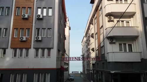 The Queens Suite Hotel 1