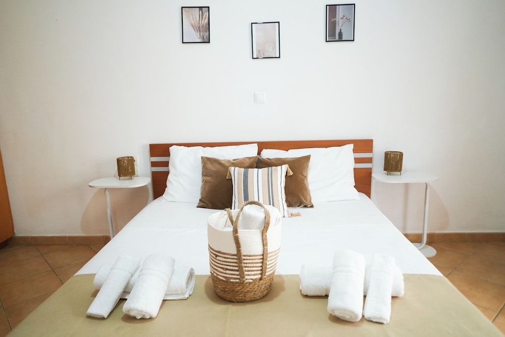 Saranda Waterside Apartments 3