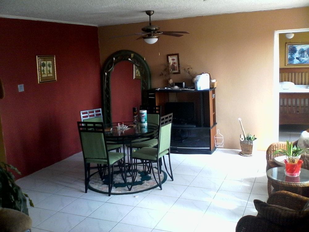 New Kingston Guest Apartment III 2