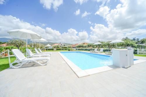 Case Vacanze Mare Nostrum - Villas in front of the Beach with Pool 3