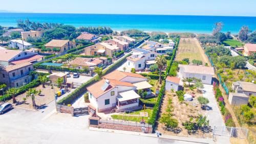 Case Vacanze Mare Nostrum - Villas in front of the Beach with Pool 4 estrellas en Campofelice di Roccella