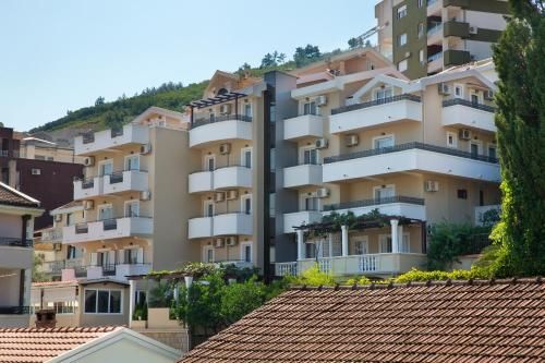 Villa Ljubanovic 3 estrelas em Budva