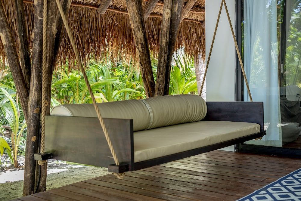 Isla Palenque Member of the Cayuga Collection 2