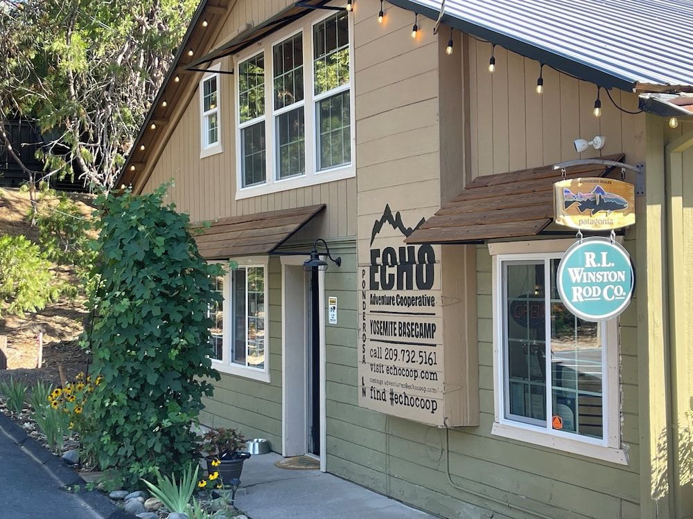 Yosemite Basecamp -1 étoiles à Groveland