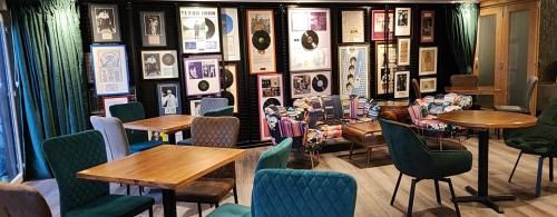 Pinnacle Suites Hotel 3