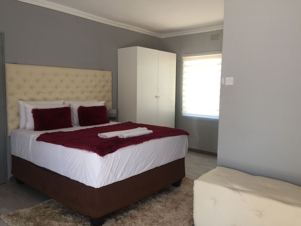 The New Mall Guest House 3