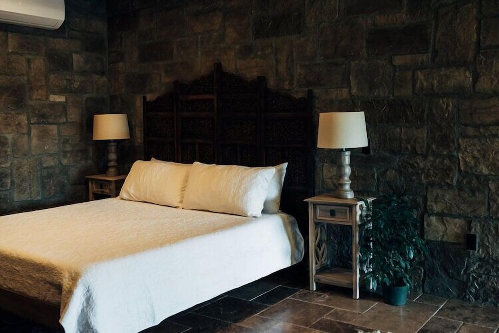 The Inn at Zaca Creek 3