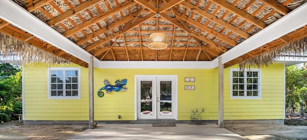 Pineapple Fields Boutique Condo Hotel 2