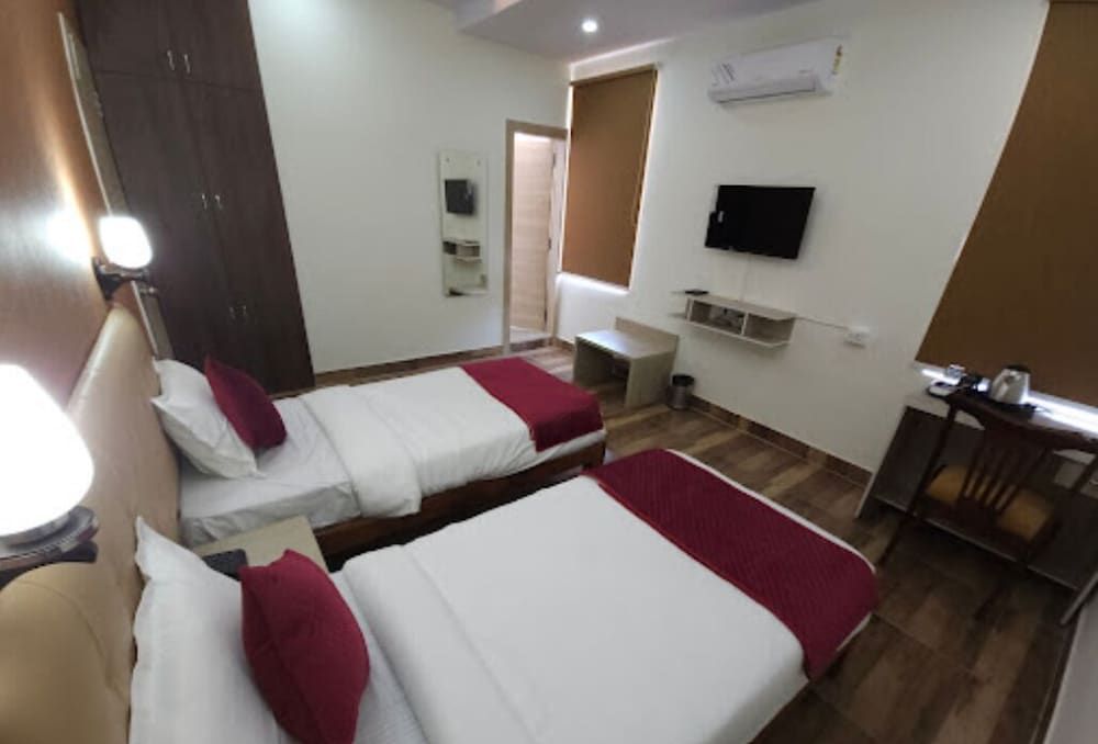 Pink Vista Hotel 1