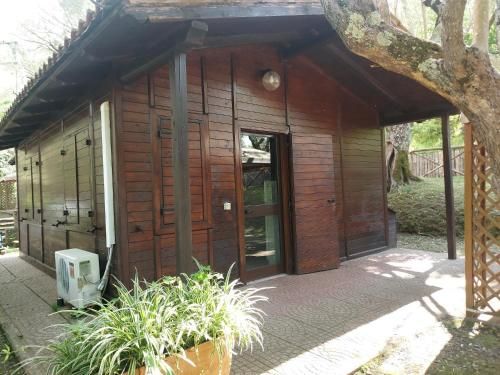 CHALET con spiaggia privata -1 estrelas em Bracciano