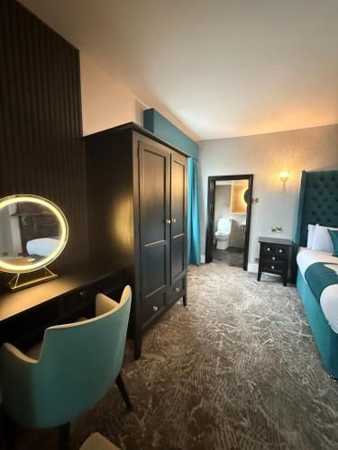 Lyons Woodlands Hall 2