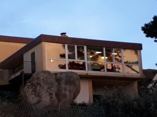 Auberge Granit Rose - Hébergement partagé en Auberge de Jeunesse - Vue sur mer - Dortoir mixte & Camping 2