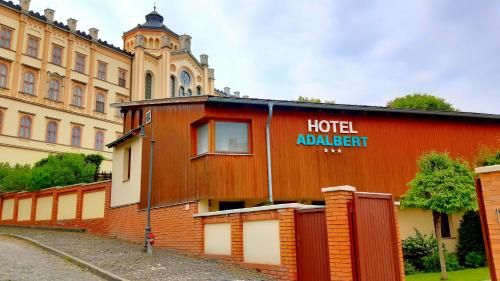 Hotel Adalbert Boldog Meszlényi Zoltán Ház 2
