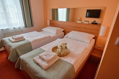 Hotel Grand 2