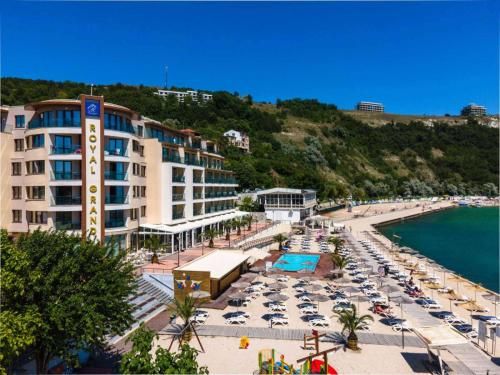 Royal Grand Hotel and Spa - All Inclusive and Free beach accsess 4 estrelas em Kavarna