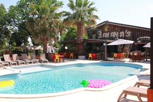 Le Banana's Hotel