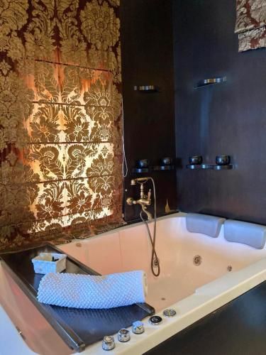 Pandion Luxury Boutique Hotel & Suites with Spa 2