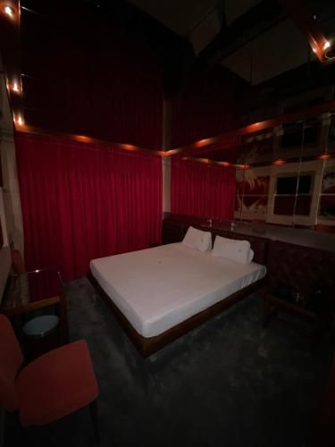 THE CRYSTAL BLUE XAIDARI HOTEL 2