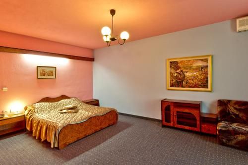 Family Hotel Gabrovo 3