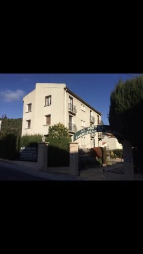 Hébergements à La Rive, Accueil ouvert tous les jours jusqu'à 20h00 dernier délai, depuis 30 ans ! Réserver ici svp ! Merci ! Aucun règlement à distance accepté, Paiement par CB, Espèces, Chèque ou Chèques-Vacances impérativement à la remise des clefs !