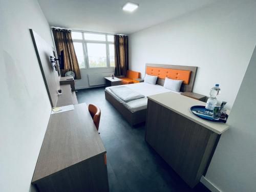 Hotel Terminal One 3