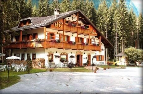 Hotel Garnì Il Cirmolo 3 estrelas em Rocca Pietore