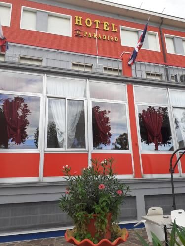 Hotel Paradiso 2