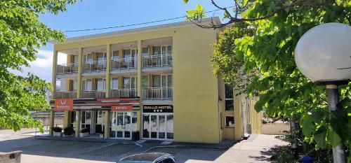 Hotel Giallo 2