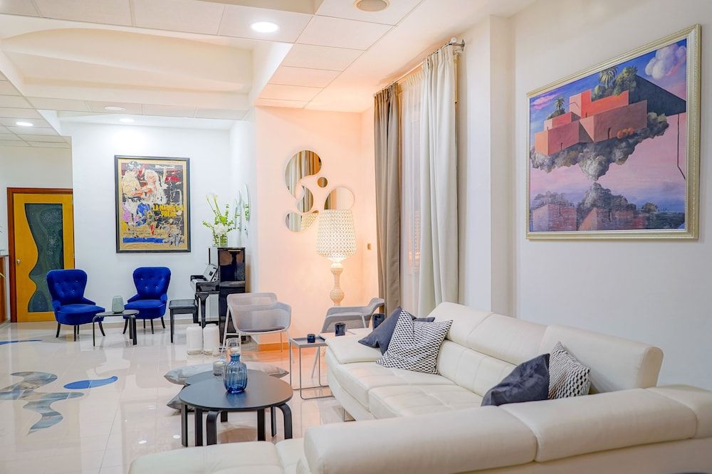 Piccadilly Suites and Rooms 1