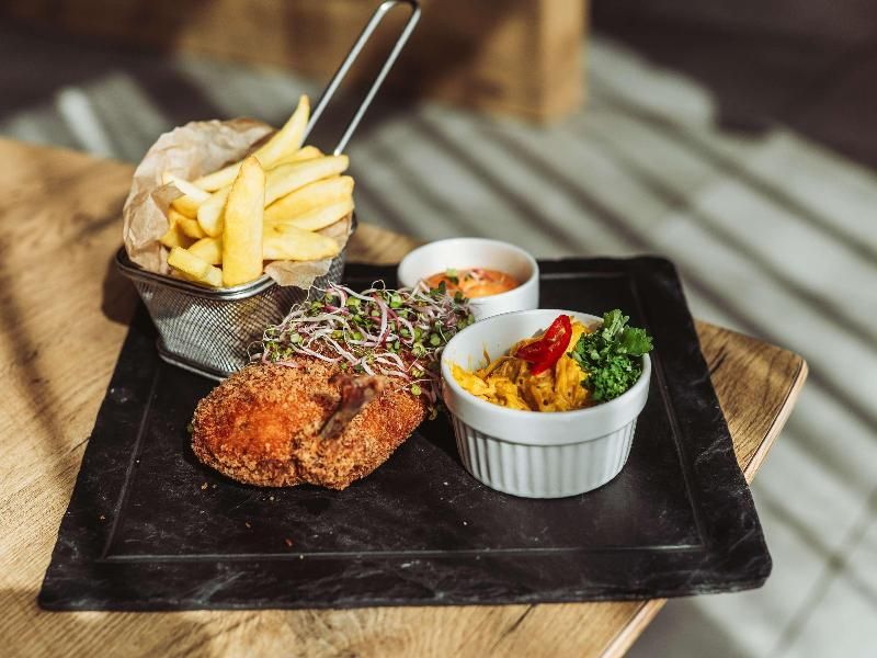 IBIS POZNAN POLNOC 2