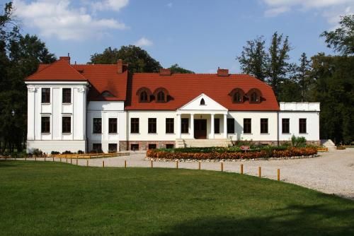 Dwór Stary Chotów 1