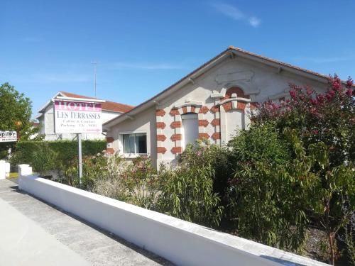 Hôtel LES TERRASSES 2 estrelas em Le Verdon-sur-Mer