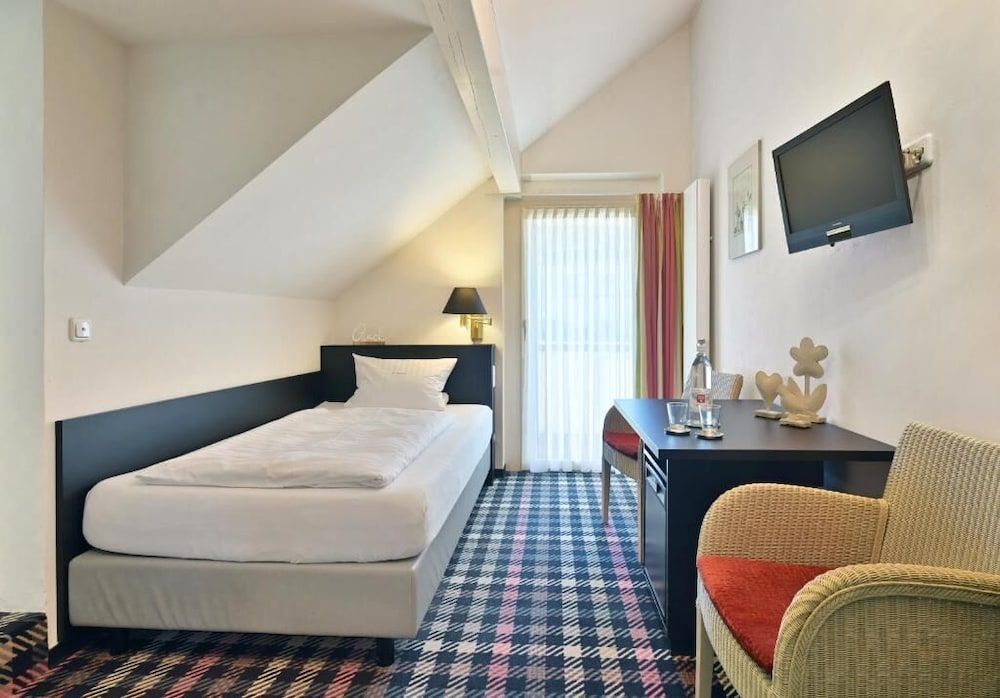 Landhaushotel Hof Wasserkuppe 4 estrellas en Poppenhausen