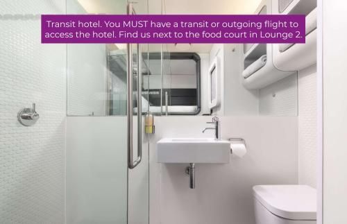 YOTELAIR Amsterdam Schiphol Transit Hotel 2
