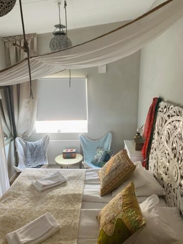 FlipFlop Beach Bar & Rooms 3