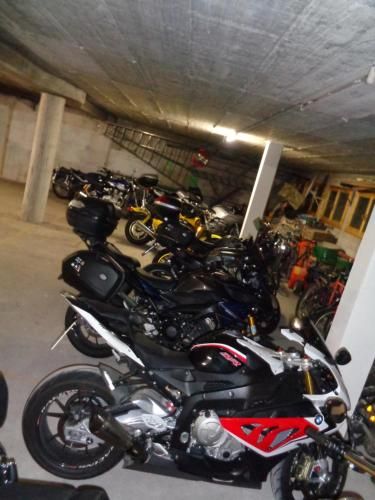 Gasthaus Pension Flora an der Weinstrasse 3