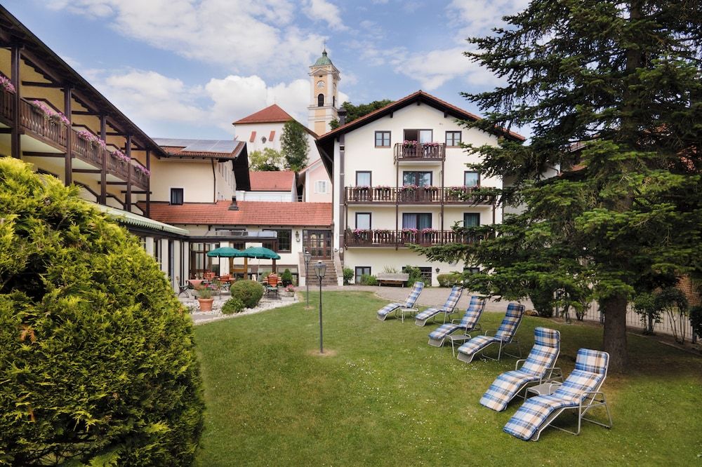 Gräfliches Hotel Alte Post -1 estrelas em Bad Birnbach