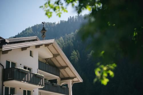 Hotel Fronza - your hike & mountain home 2