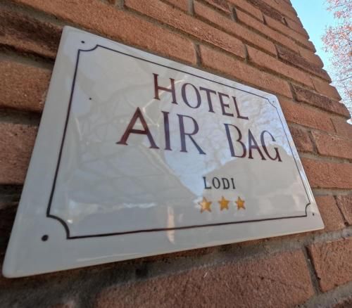 Hotel Air Bag 1
